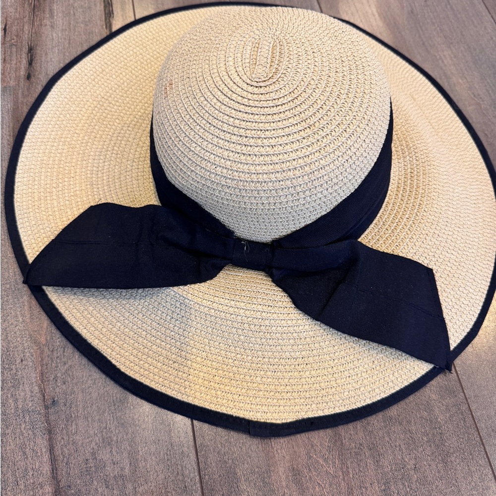 Elegant Black and Cream Wide Brim Hat